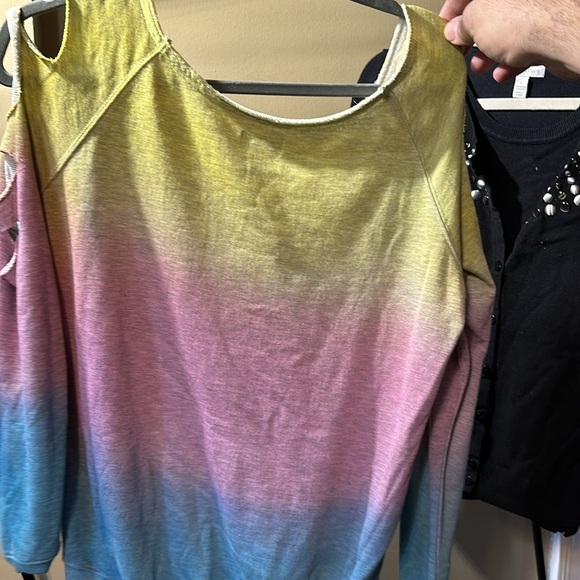 Venus off shoulder sweater - Picture 3 of 3